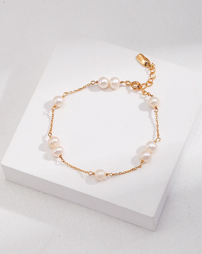 Delicate Gold & Pearl Bracelet