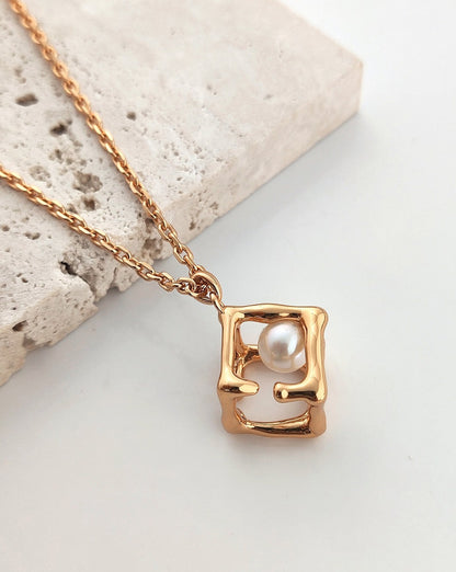 Pearl Pendant Necklace